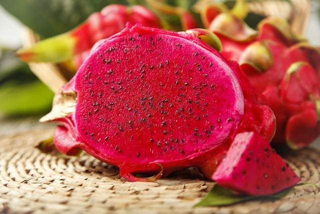 火(huǒ)龍果不(bù)甜是(shì)怎麽回事(shì)？如(rú)何增甜？司普沃來(lái)幫您